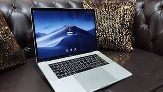 MACBOOK PRO (2017) Core i7 (16/512GB SSD) 4GB Graphics (4k Retina)