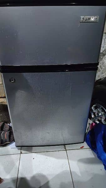 orient two door fridge 1