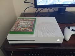 Xbox one s 1tb gta 5 dvd