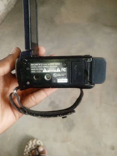 SONY Handycam DCR-SX44E For Sale 4