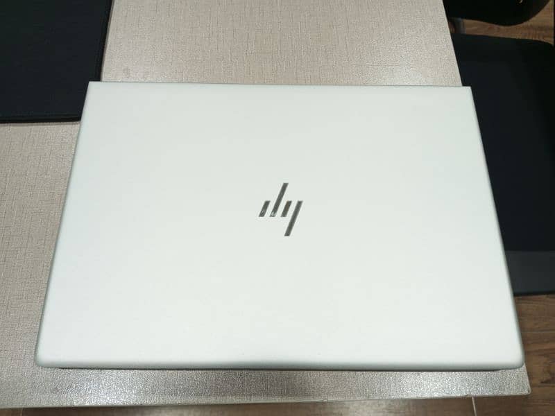 HP Elitebook 840 G5 - i5 8th Grn 1