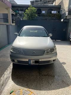 Nissan Sunny 2010