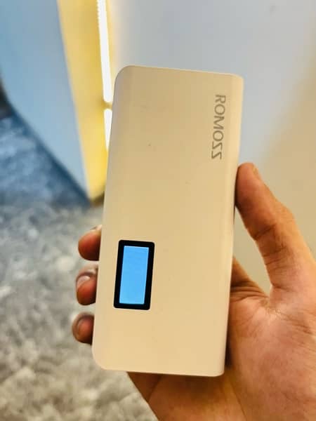 Romoss Power Bank (10,000 mAH) 0