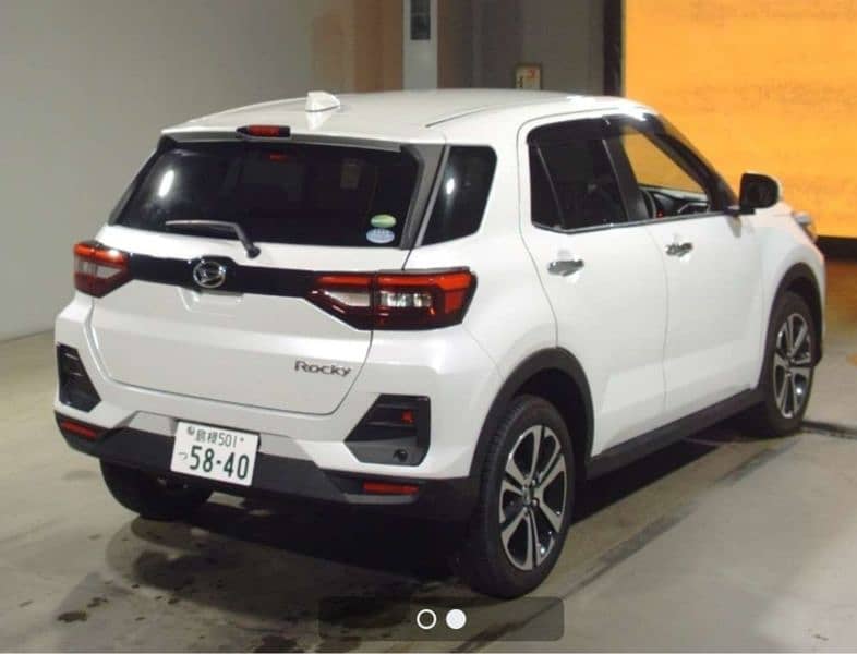 Daihatsu Rocky 2019 8