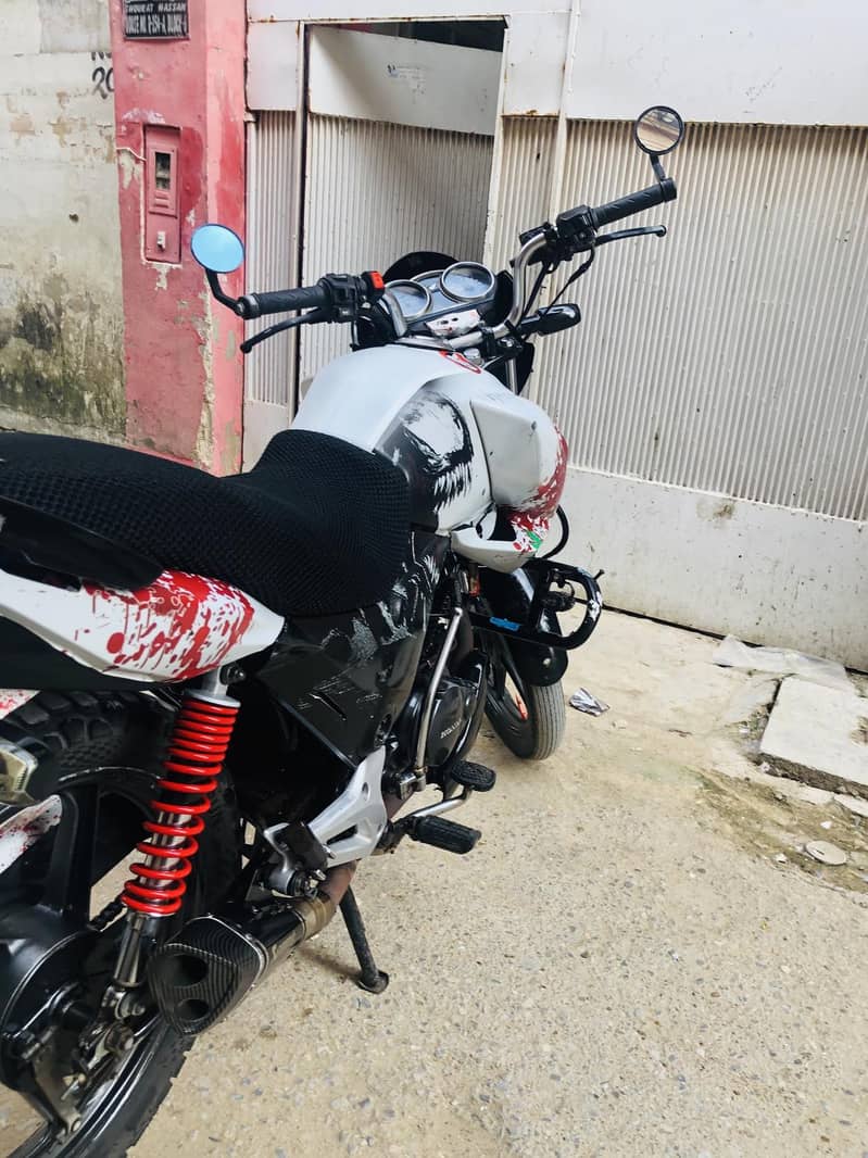 Honda CB 150F 4