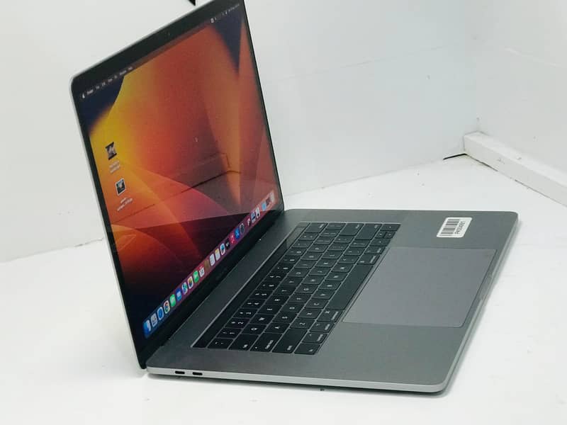 Apple MAcBook Pro 2019/core i7/16GB RAM/256GB SSD 2