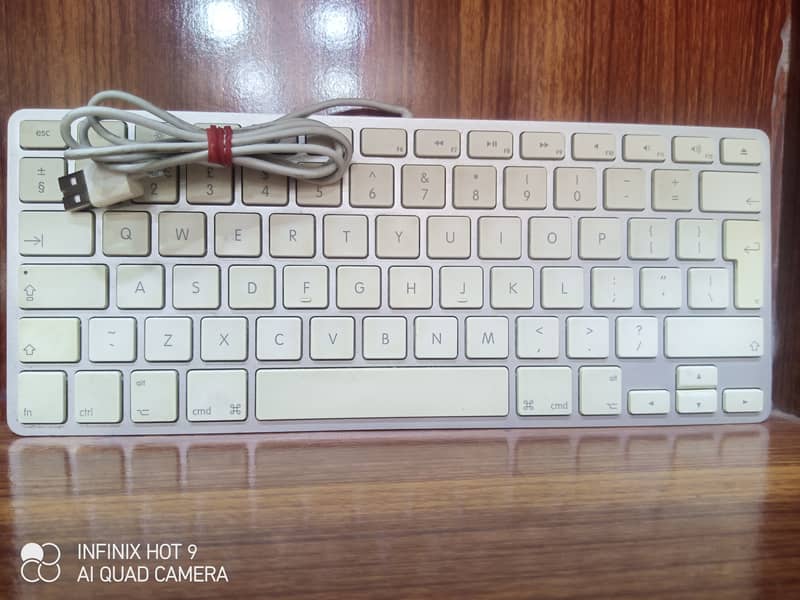 Apple white keyboard Model A1242 0