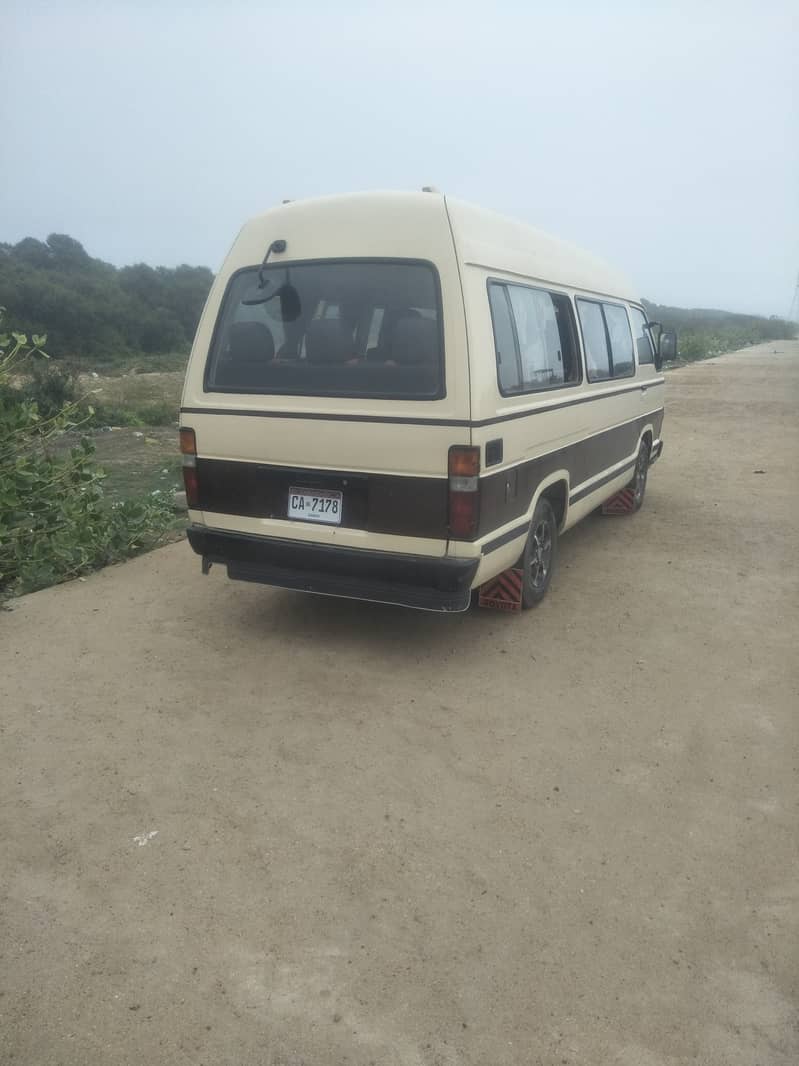 Toyota HIACE 1985 1