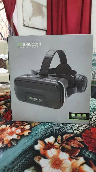 VR Shinecon Box With Headphones 1