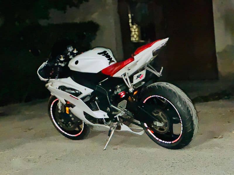 Yamaha R6 in good condition 5