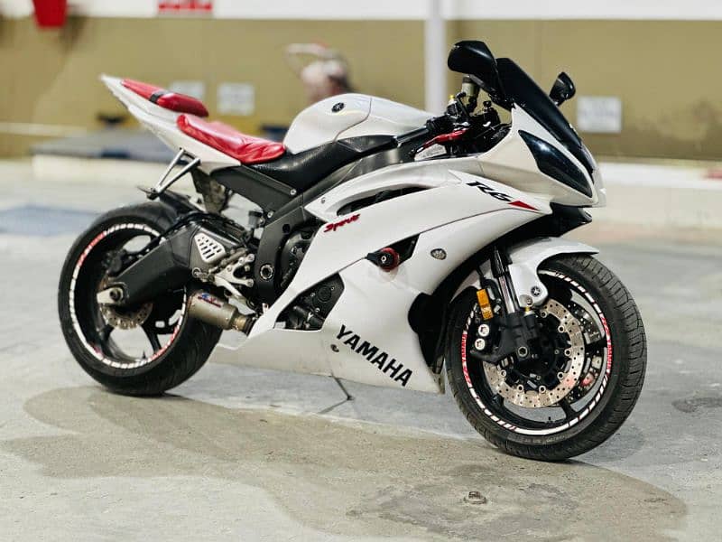 Yamaha R6 in good condition 10