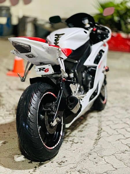 Yamaha R6 in good condition 11