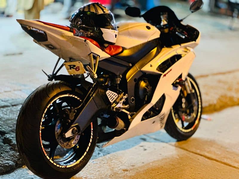 Yamaha R6 in good condition 13