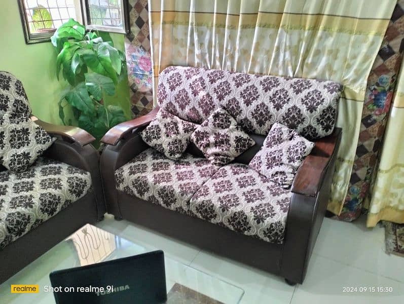 9 seater master ka sofa set good condition 11