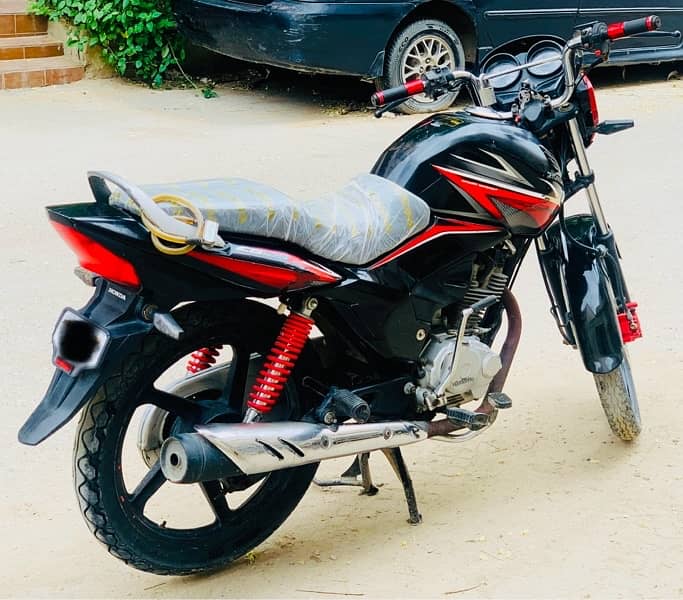 Honda CB 125F black 1