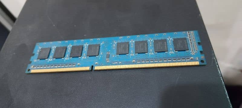 2Gb DDR-3 ram stick for pc 0