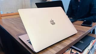 MacBook Air M1 2020( Small crack on screen)