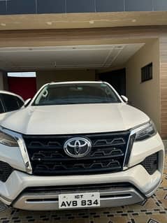 Toyota Fortuner V 2021