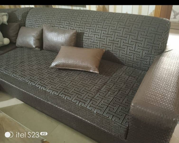 L shape sofa set in good condition 0