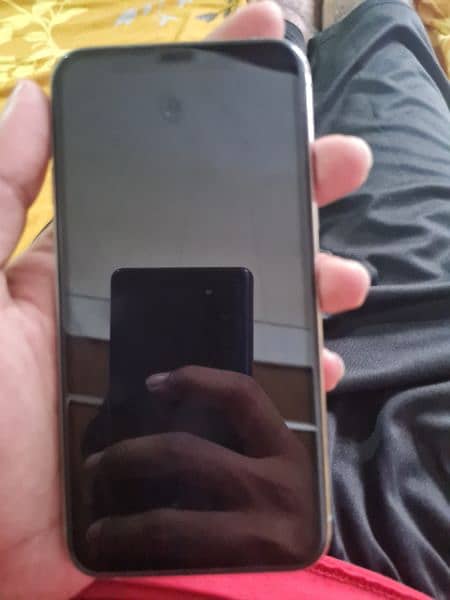 iphone 11 pro 64 gb non active white colour 1