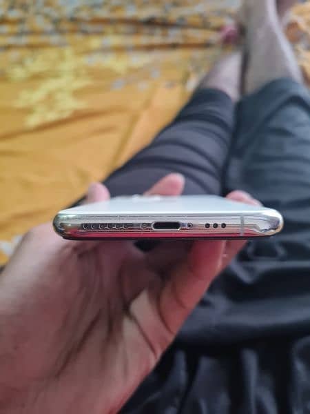 iphone 11 pro 64 gb non active white colour 4