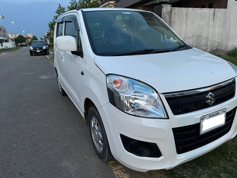 Suzuki Wagon R AGS Automatic 2022 1