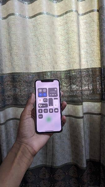 iphone xs brand new 4