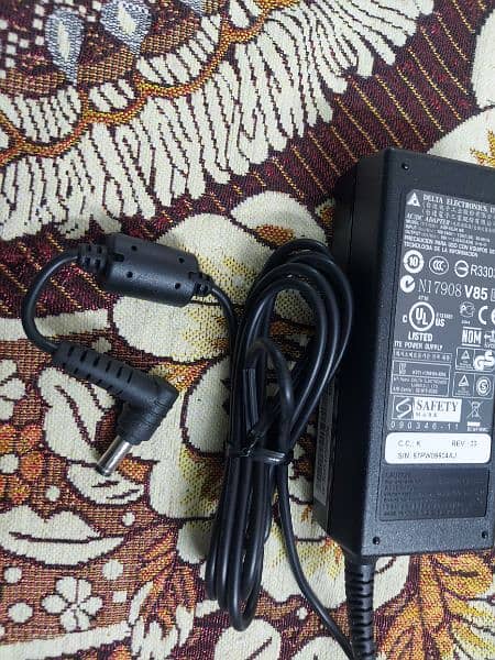 laptop charger 1