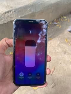 Iphone 11 64gb factory unlock. 9/10 0