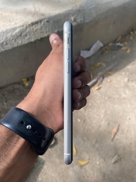 Iphone 11 64gb factory unlock. 9/10 4