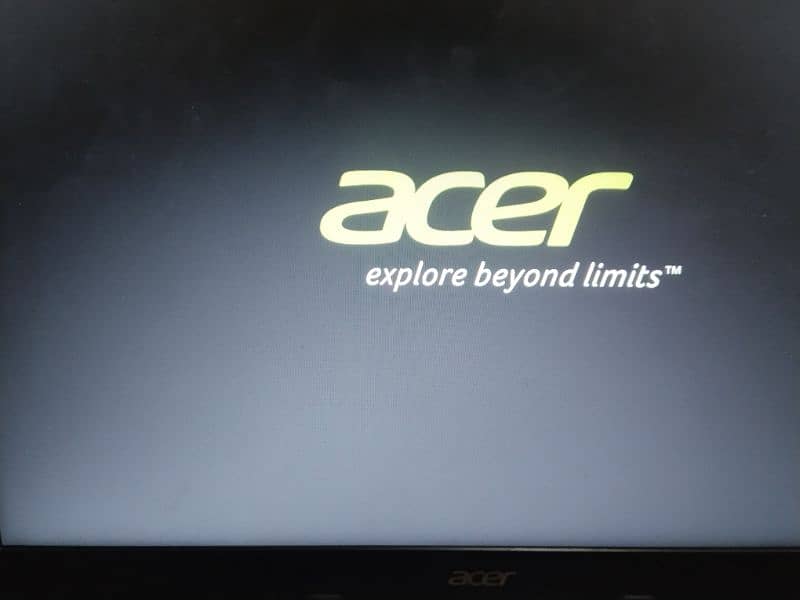 Acer laptop little damage core i5 4 gb ram 512 GB ssd 64 bit 3