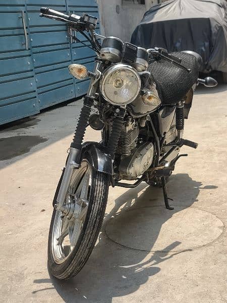 Suzuki GS 150 SE in good condition 7