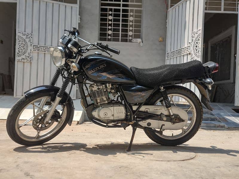 Suzuki GS 150 SE in good condition 9