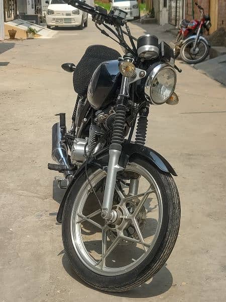 Suzuki GS 150 SE in good condition 12