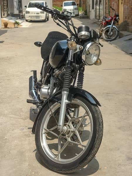 Suzuki GS 150 SE in good condition 13