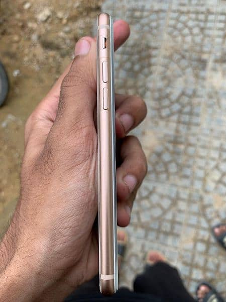 Iphone 8 Non PTA 3