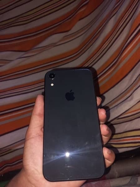 Iphone XR lush condition 93 org battery health waterpack 2