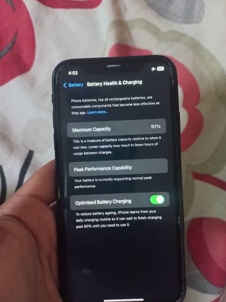 Iphone XR lush condition 93 org battery health waterpack 5