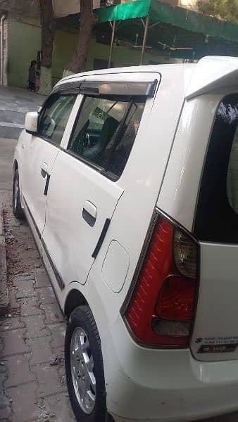 Suzuki Wagon R 2018 4