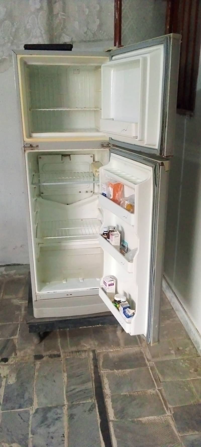 Dawlance 2 door fridge03181112642 2