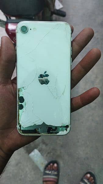 iphone SE 2020 all ok just icloud lock ha or back tuti ha parts ok ha 0