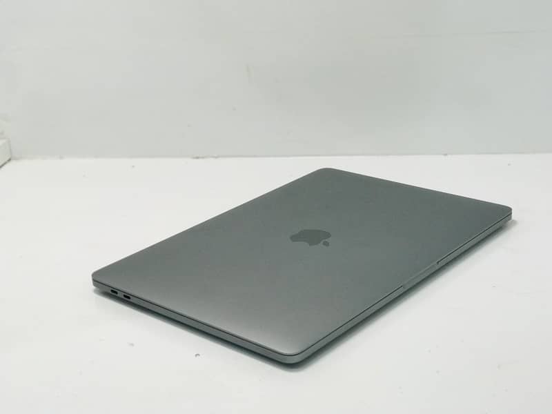 Apple MacBook Pro 2016 CI5 8/512 13" Display 2