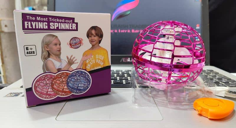 Rechargeable Flying Spinner Ball Toy's with USB 0