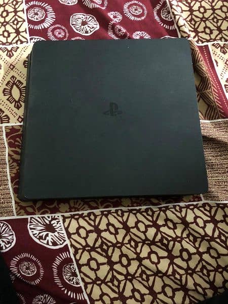 ps4 slim 1