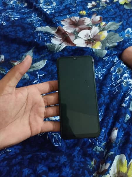 i am selling my mobile phone Samsung A 30   4gb 64gb 0