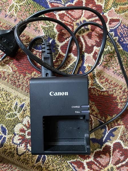 Canon Eos 4000D Dsir Camera With 18-55 Kit Lens. 16