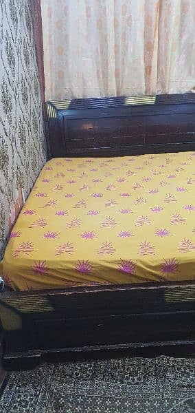 Bed king size 3