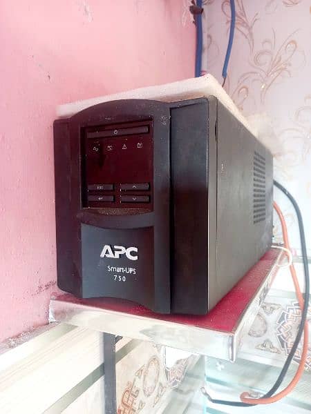 UPS 750watt APC Company 0