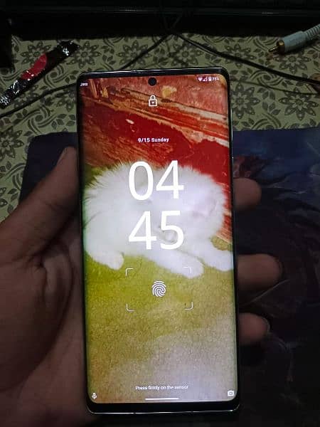 AQUOS R6 5g 2