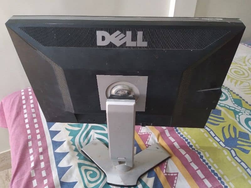 DELL Ultra Sharp wide screen LCD 22" best for comp, Gamng and CCTV use 1